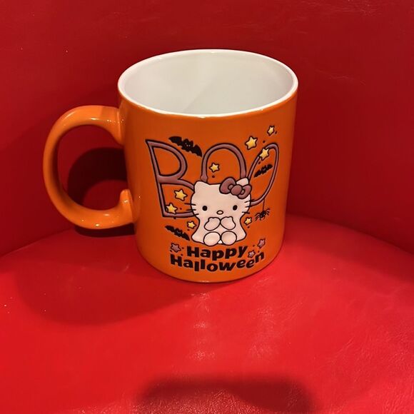 New Hello Kitty Halloween mug - Picture 2 of 2